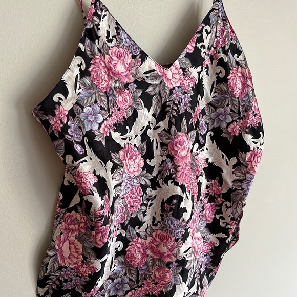 💰3 for $40 💰 Floral Camisole/Lingerie Tank - Picture 2 of 6